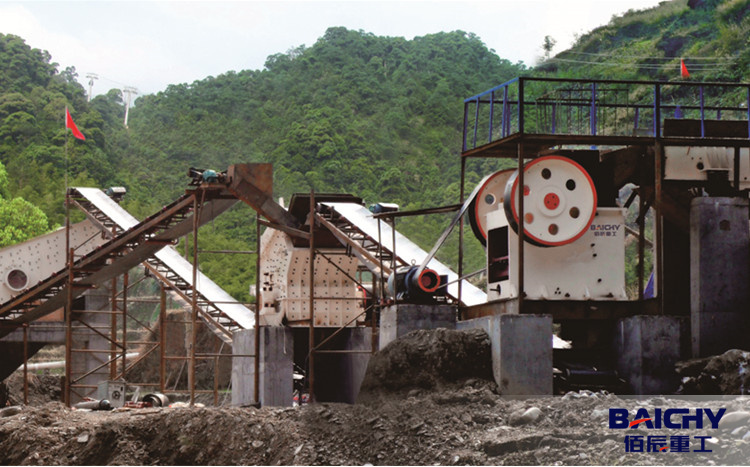 顎式破碎機現場